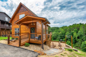 Dancing Fox Cabin - BRAND NEW! - Mountain View, Hot Tub, & Outdoor Fire Pit